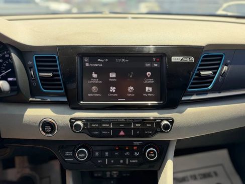 Used 2019 Kia Niro EX Premium w/ Sunroof Package FWD image 47