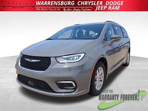 Used 2022 Chrysler Pacifica Touring-L FWD image 8