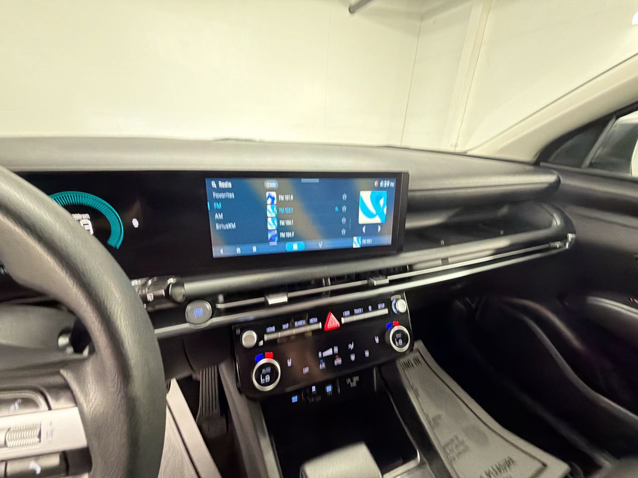 Used 2025 Hyundai Tucson SEL FWD image 17