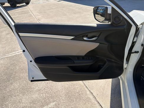 Used 2018 Honda Civic EX image 15