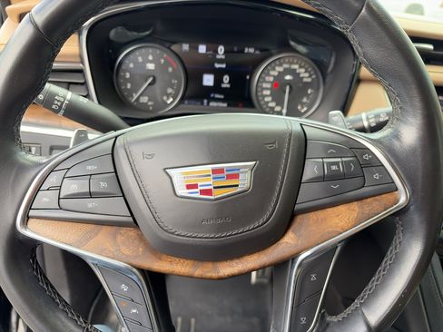 Used 2022 Cadillac XT5 Sportv w/ LPO, ONYX Package AWD/4WD image 8