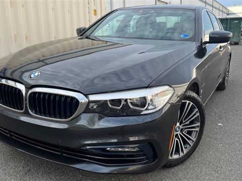 Used 2018 BMW 530e RWD image 1
