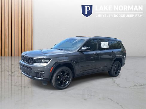 New 2025 Jeep Grand Cherokee Limited w/ Luxury Tech Group II image 3