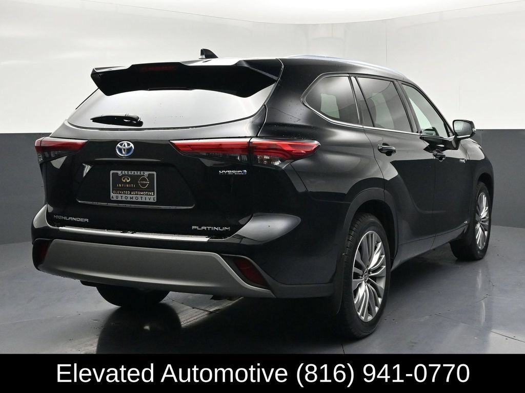 Used 2021 Toyota Highlander Platinum AWD/4WD image 4