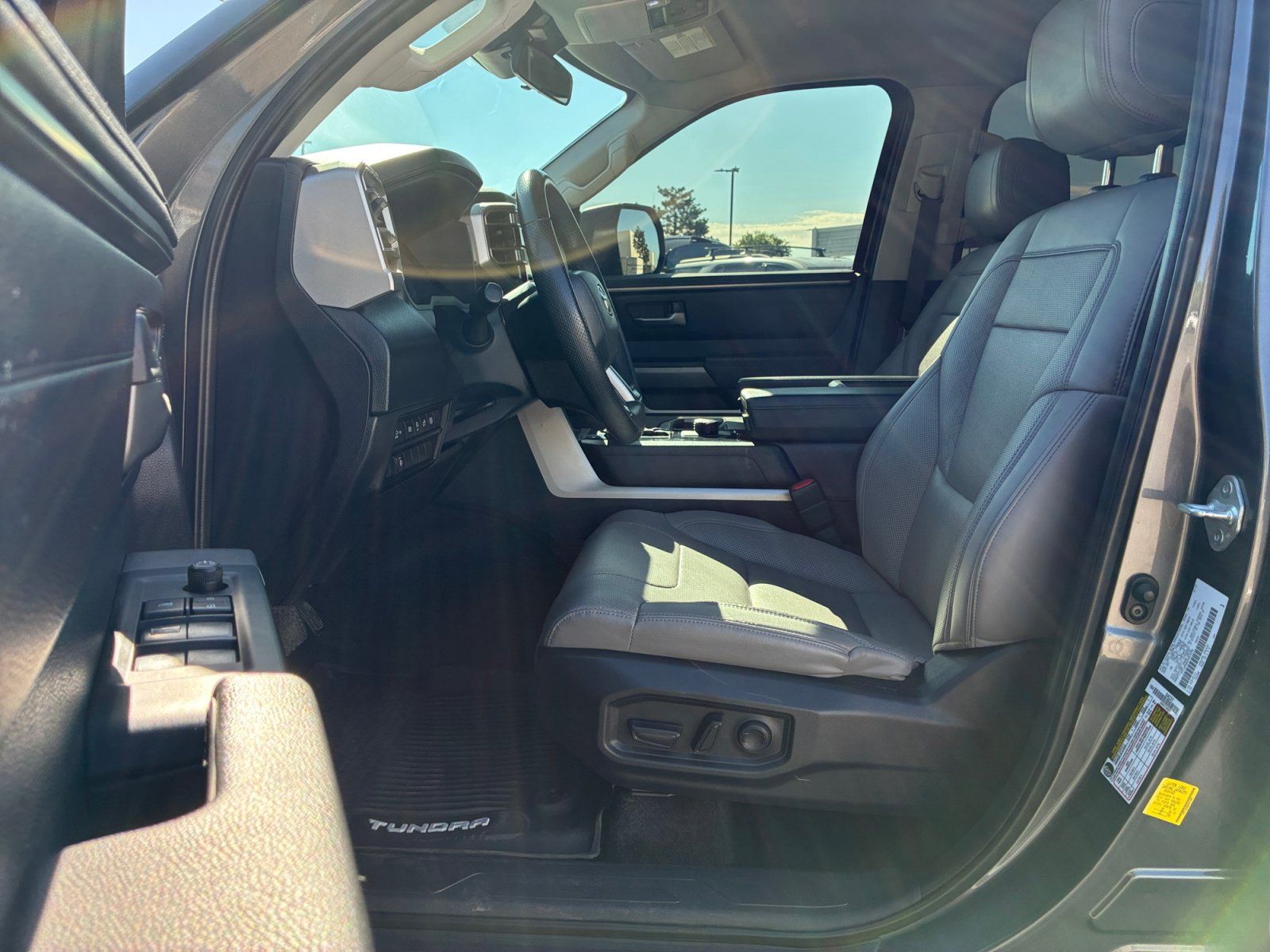 Used 2022 Toyota Tundra SR5 w/ SR5 Premium Package RWD image 12