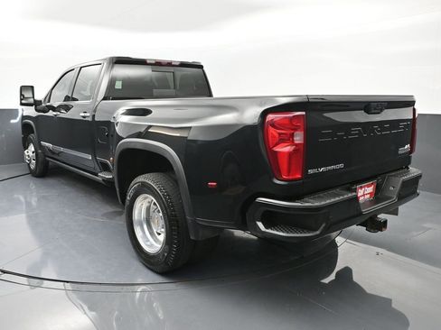 Used 2024 Chevrolet Silverado 3500 High Country w/ High Country Premium Package image 4