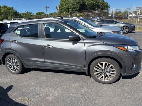 Used 2024 Nissan Kicks SV w/ Interior Electronics Package FWD image 2