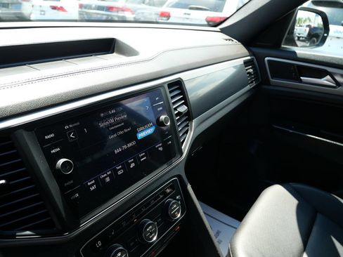 Used 2020 Volkswagen Atlas Cross Sport SE AWD/4WD image 13