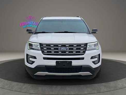 Used 2016 Ford Explorer XLT w/ Equipment Group 202A AWD/4WD image 8
