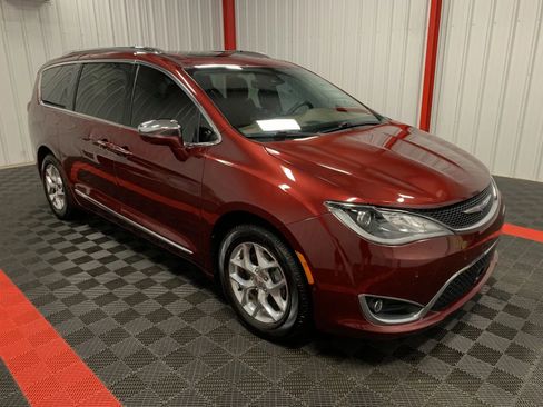 Used 2019 Chrysler Pacifica Limited w/ Advanced Safetytec Group image 5