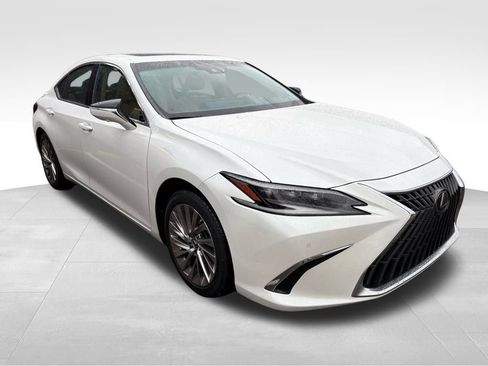 Used 2023 Lexus ES 300h Ultra Luxury image 5