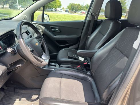 Used 2020 Chevrolet Trax LT w/ Driver Confidence Package FWD image 18