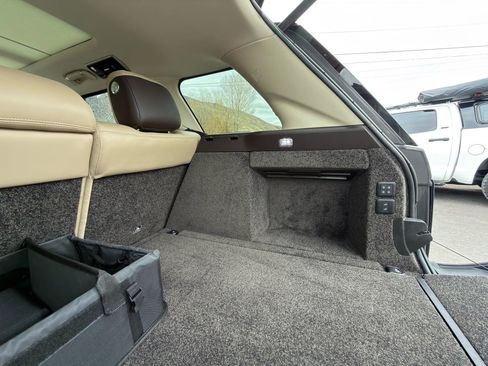 Used 2022 Land Rover Range Rover Westminster Edition image 13