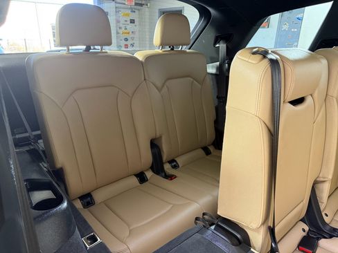 Used 2022 Audi Q7 Premium Plus image 15