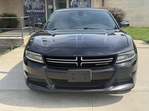 Used 2015 Dodge Charger SE w/ Power Sunroof Group AWD/4WD image 2