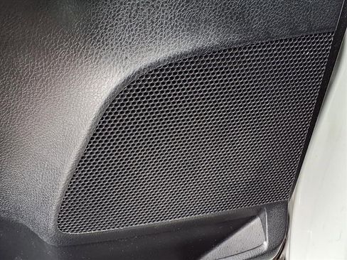 Used 2016 Toyota RAV4 XLE w/ Four Season Floor Mat Package image 16