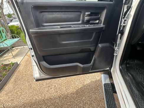 Used 2020 RAM 2500 Tradesman w/ Chrome Appearance Group image 20