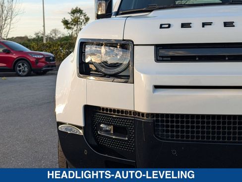 Used 2025 Land Rover Defender 110 X-Dynamic SE image 9