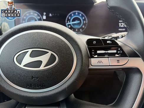 Used 2025 Hyundai Elantra SEL FWD image 26