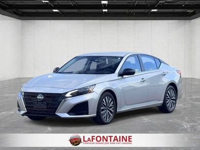 Used 2024 Nissan Altima 2.5 SV