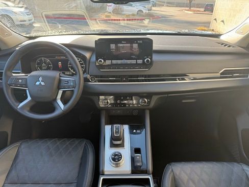 Used 2023 Mitsubishi Outlander SEL 40th Anniversary image 12