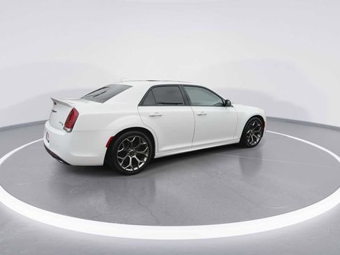 Used 2017 Chrysler 300 S w/ 300S Premium Group image 8