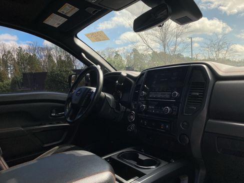 Used 2020 Nissan Titan PRO-4X image 6