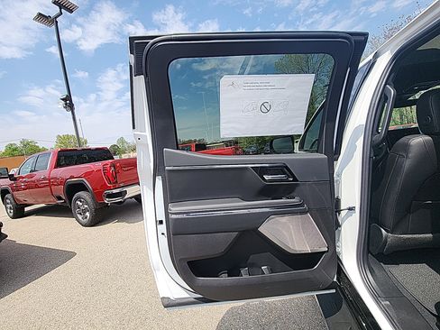 New 2025 GMC Sierra EV Denali AWD/4WD image 29