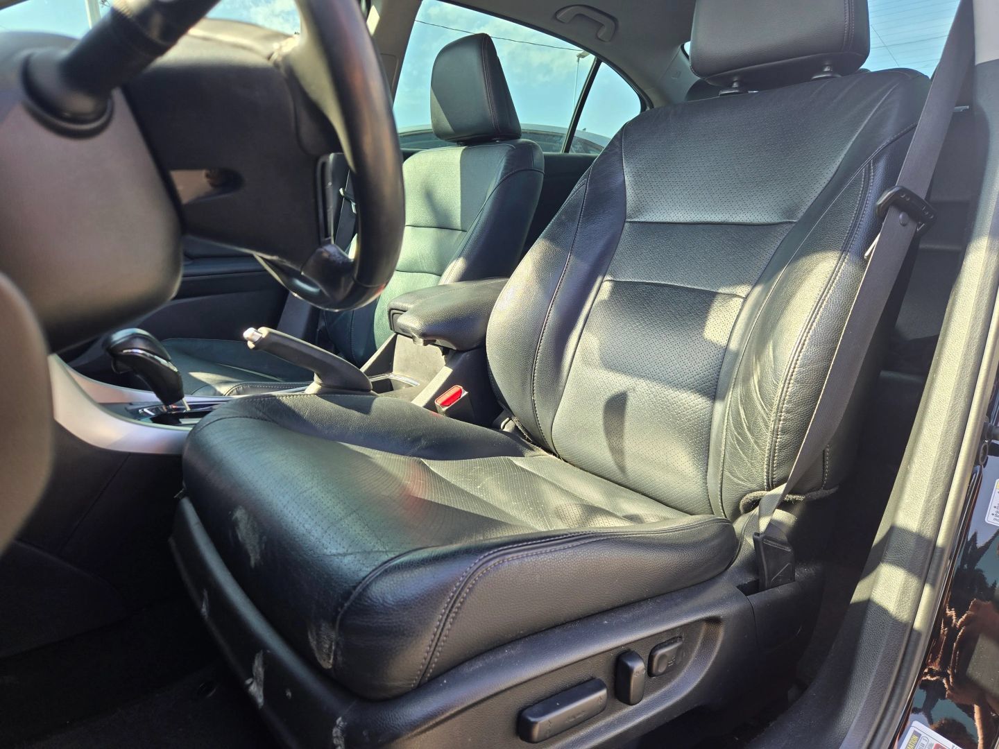 Used 2015 Honda Accord Touring image 9