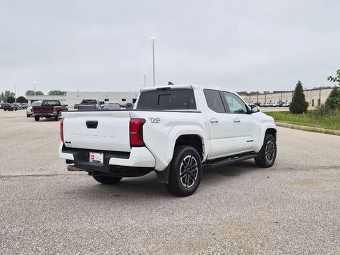 Used 2024 Toyota Tacoma TRD Sport w/ TRD Sport Upgrade Package AWD/4WD image 5