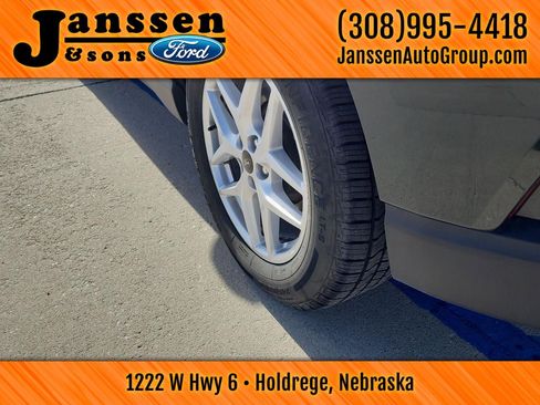 Used 2024 Ford Edge SEL image 16