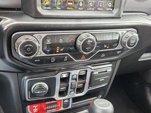Used 2022 Jeep Gladiator Mojave w/ LED Lighting Group AWD/4WD image 16