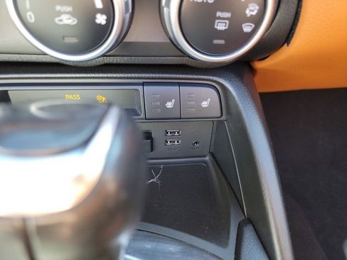 Used 2017 FIAT 124 Spider Lusso image 10