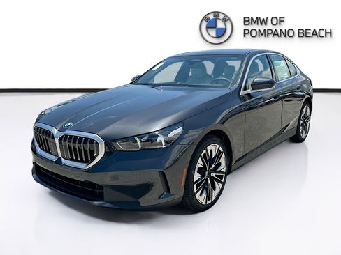 New 2026 BMW 530i w/ Premium Package RWD image 3