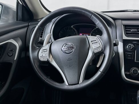 Used 2018 Nissan Altima 2.5 SR w/ SR Midnight Edition FWD image 18