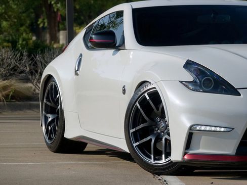 Used 2018 Nissan 370Z NISMO image 16