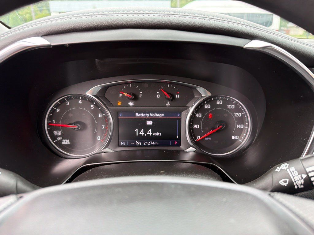 Used 2025 Chevrolet Blazer LT FWD image 9