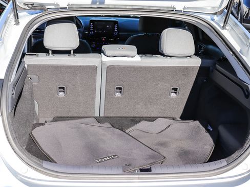 Used 2022 Hyundai Ioniq SE image 27