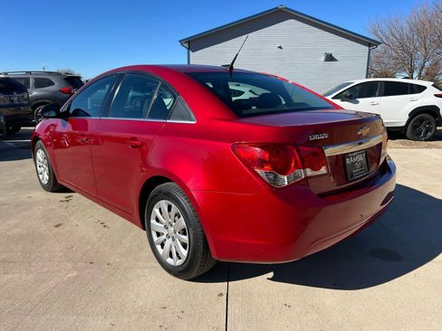 Used 2011 Chevrolet Cruze LT image 3