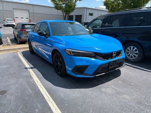 Used 2023 Honda Civic Sport image 3