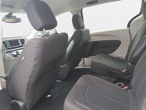 Certified 2023 Chrysler Voyager LX FWD image 17