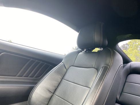 Used 2016 Ford Mustang GT Premium image 18