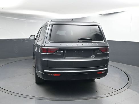 Used 2024 Jeep Wagoneer 2WD image 23