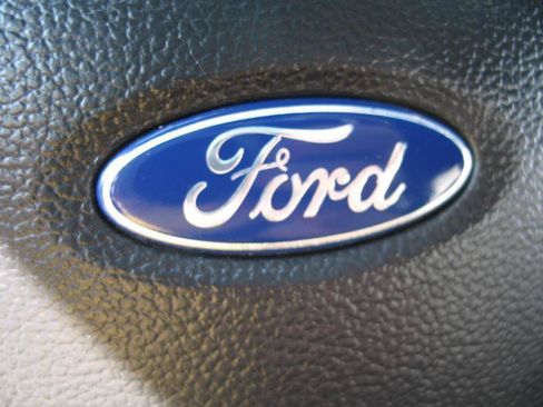 Used 2019 Ford F150 Platinum w/ Equipment Group 701A Luxury AWD/4WD image 39