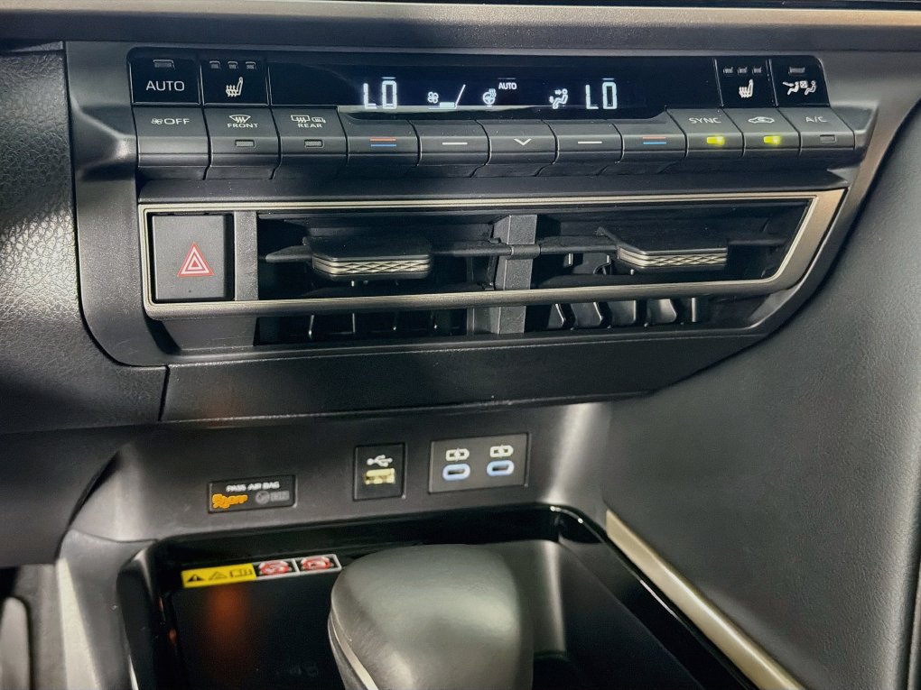 Used 2026 Toyota Camry XSE FWD image 19