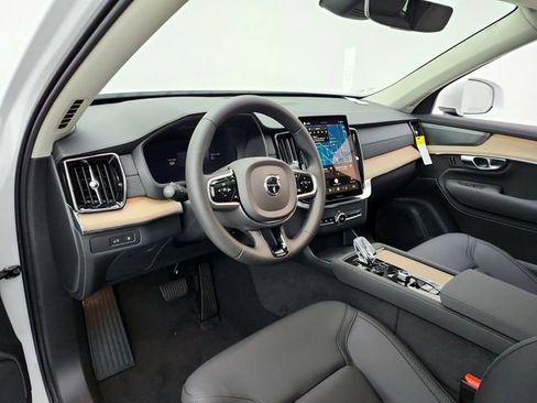 New 2026 Volvo XC90 T8 Plus w/ Protection Package Premier AWD/4WD image 16