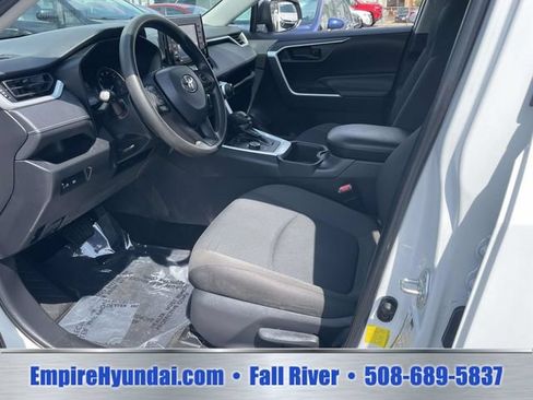 Used 2022 Toyota RAV4 LE AWD/4WD image 18