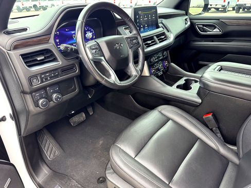 Used 2022 Chevrolet Suburban Z71 image 11