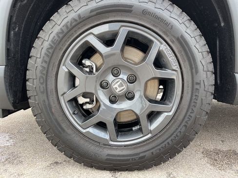 Used 2025 Honda Pilot TrailSport image 14