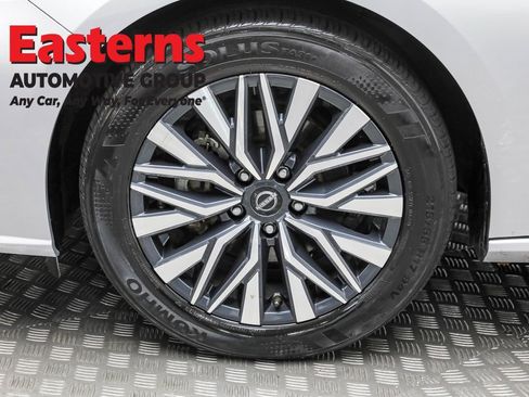 Used 2024 Nissan Altima 2.5 SV image 31